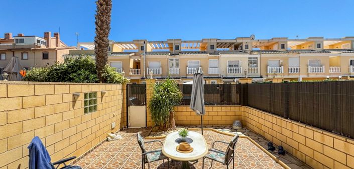 Image No.12-3 Bed Townhouse for sale