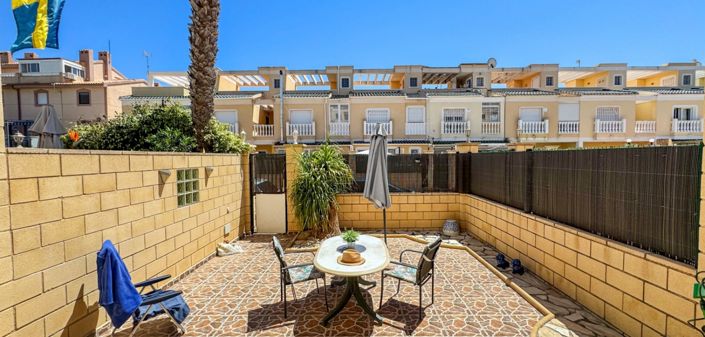Image No.16-3 Bed Townhouse for sale