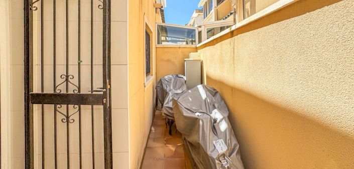 Image No.26-3 Bed Townhouse for sale