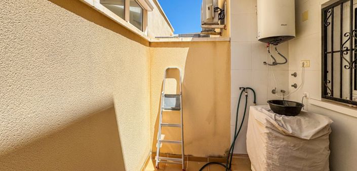 Image No.27-3 Bed Townhouse for sale