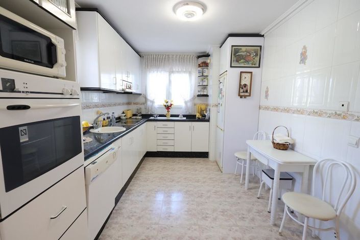 Image No.5-5 Bed Villa for sale