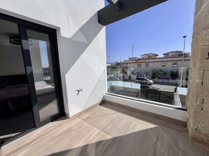 Image No.27-4 Bed Villa for sale