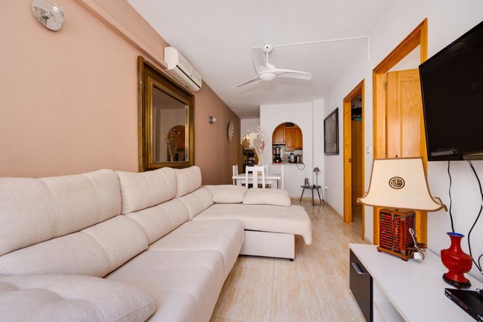 Image No.2-Appartement de 2 chambres à vendre à Torrevieja