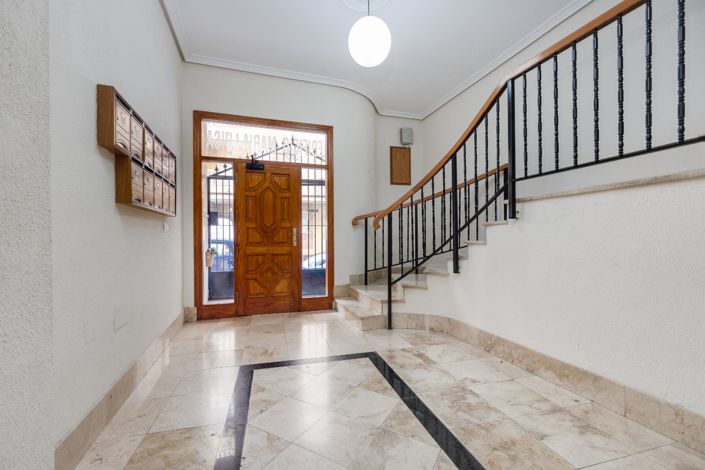 Image No.28-2 Bed Apartment for sale