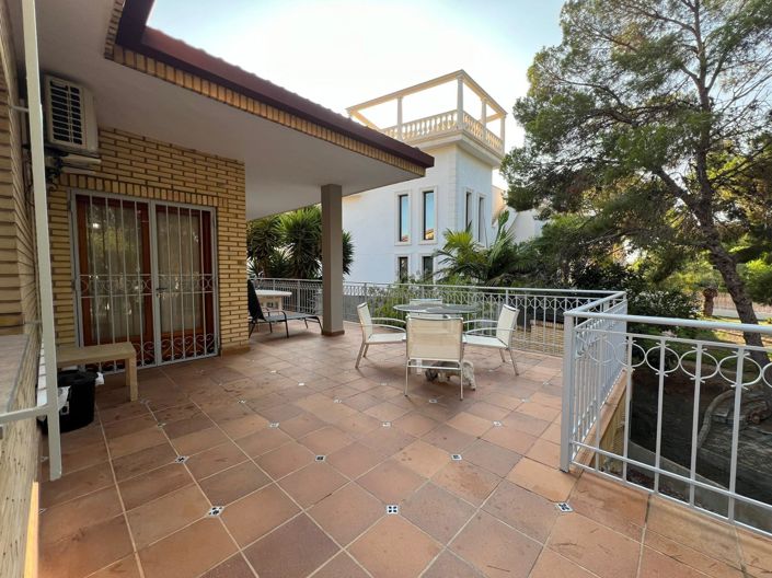Image No.12-4 Bed Villa for sale