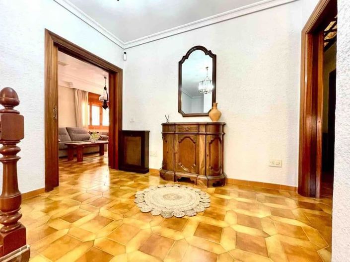 Image No.18-4 Bed Villa for sale