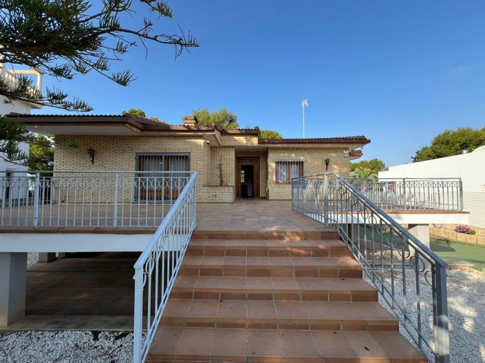 Image No.8-4 Bed Villa for sale