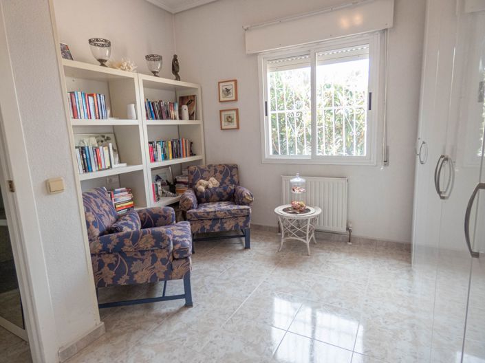 Image No.15-6 Bed Villa for sale