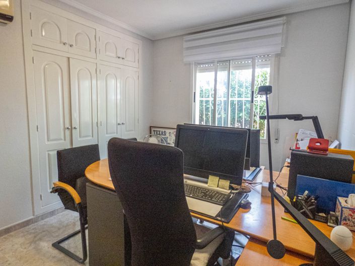 Image No.19-6 Bed Villa for sale