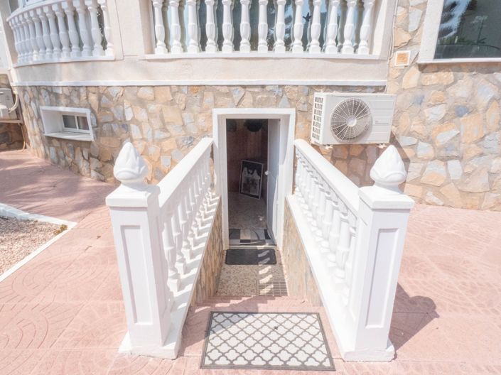 Image No.23-6 Bed Villa for sale