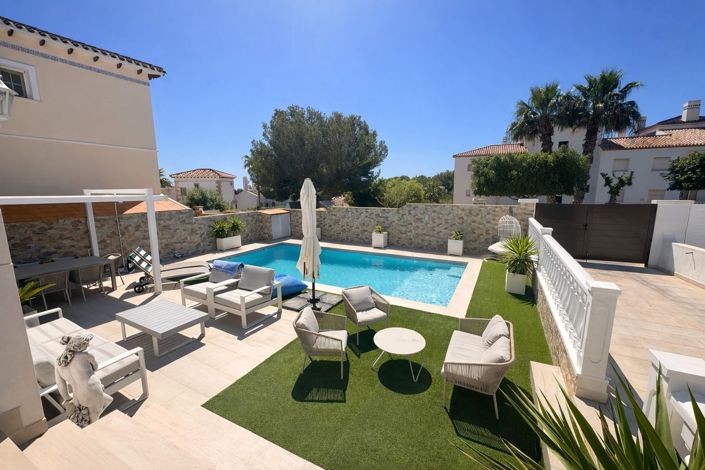 Image No.18-3 Bed Villa for sale