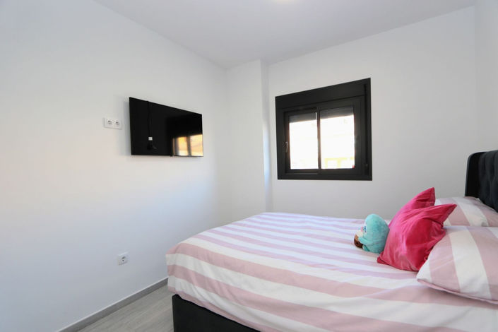 Image No.18-3 Bed Apartment for sale