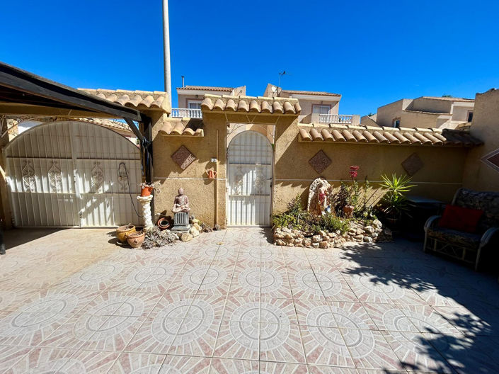 Image No.14-3 Bed Villa for sale