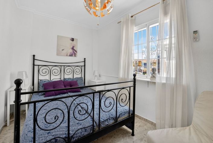 Image No.20-2 Bed Townhouse for sale