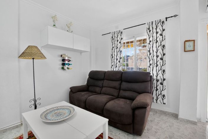 Image No.9-2 Bed Townhouse for sale