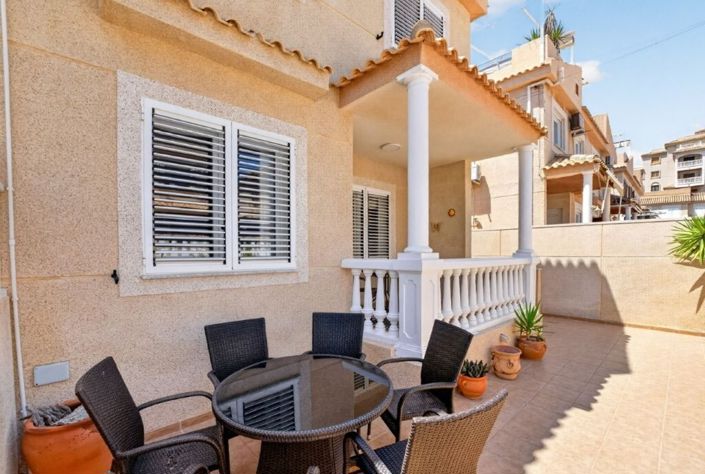 Image No.6-Maison de ville de 3 chambres à vendre à Torrevieja