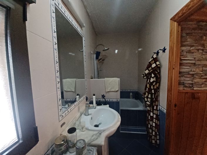 Image No.28-3 Bed House for sale