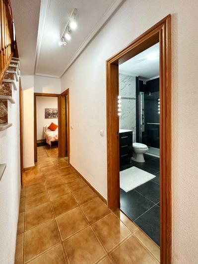 Image No.31-3 Bed Townhouse for sale