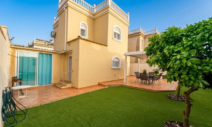 Image No.4-Villa de 4 chambres à vendre à Torrevieja