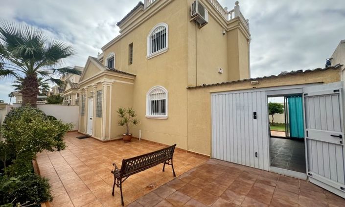 Image No.7-4 Bed Studio for sale