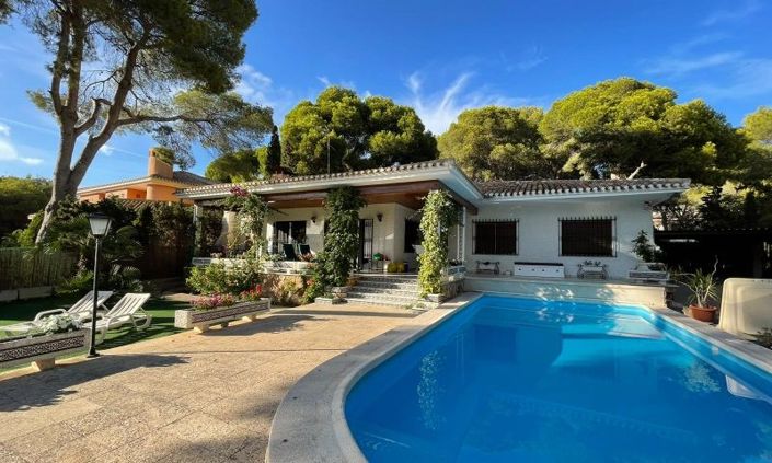 Image No.4-Villa de 6 chambres à vendre à Campoamor