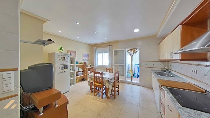 Image No.23-4 Bed Apartment for sale