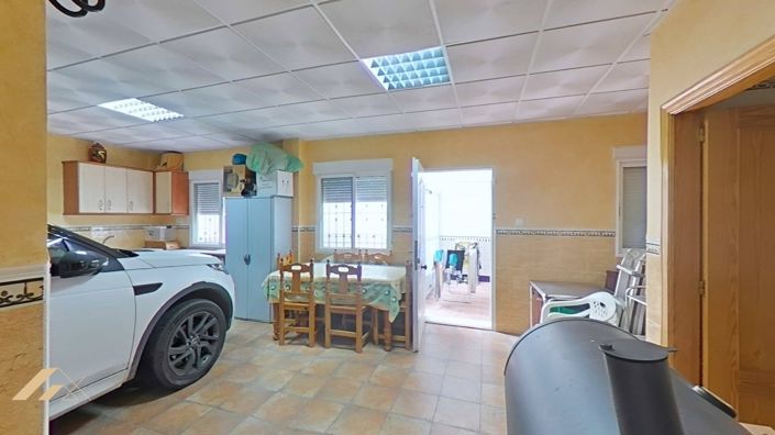 Image No.4-4 Bed Apartment for sale
