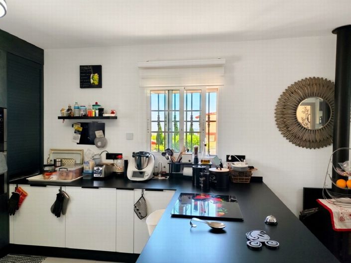 Image No.6-3 Bed Property for sale