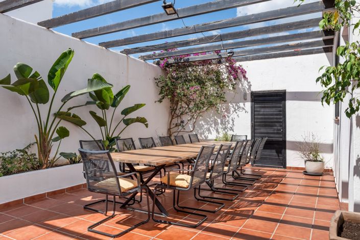 Image No.10-6 Bed Villa for sale