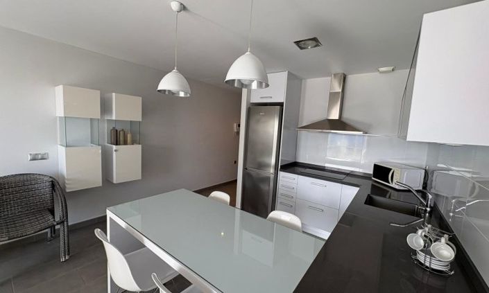 Image No.19-2 Bed House for sale
