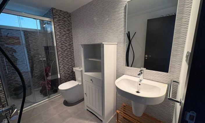 Image No.25-2 Bed House for sale