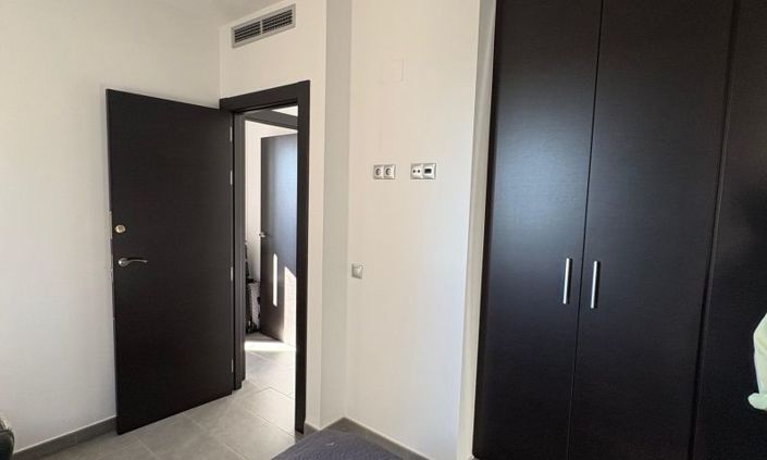 Image No.29-2 Bed House for sale
