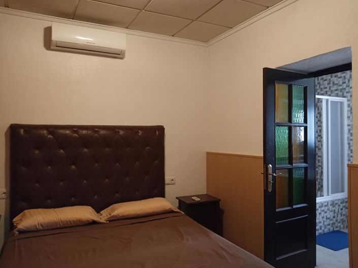 Image No.17-4 Bed House for sale