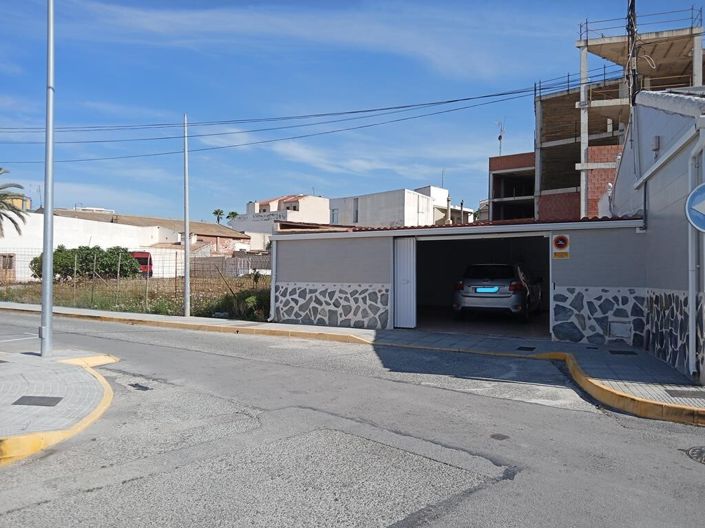 Image No.3-4 Bed House for sale