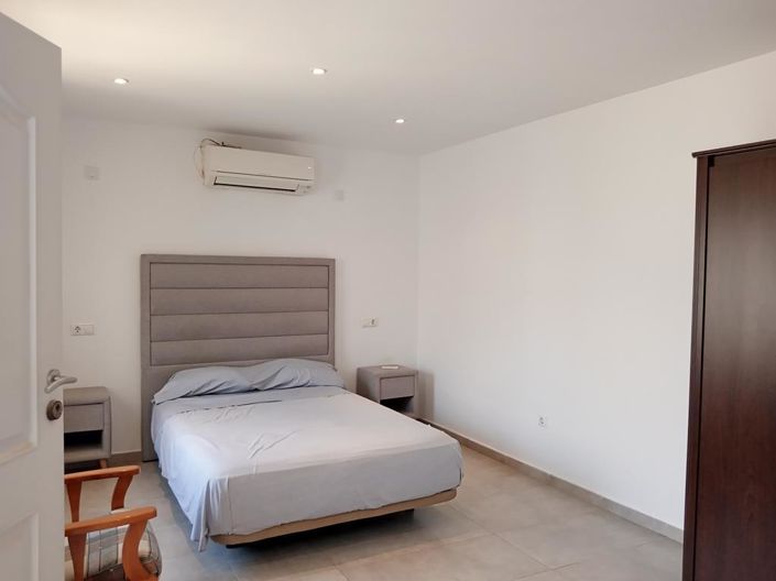 Image No.37-4 Bed House for sale