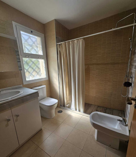 Image No.10-3 Bed House for sale