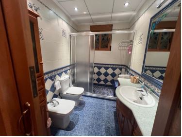 Image No.10-3 Bed House for sale