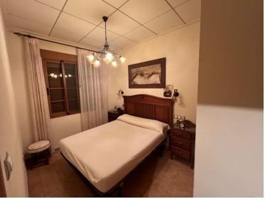 Image No.11-3 Bed House for sale