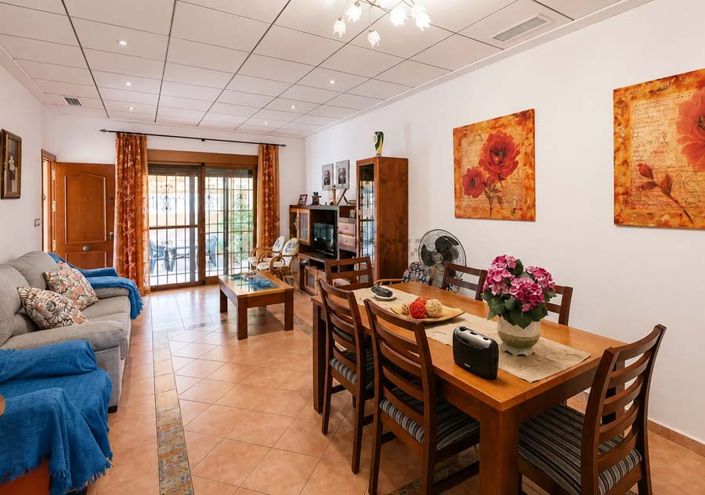 Image No.7-3 Bed House for sale