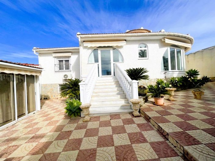 Image No.4-3 Bed Villa for sale