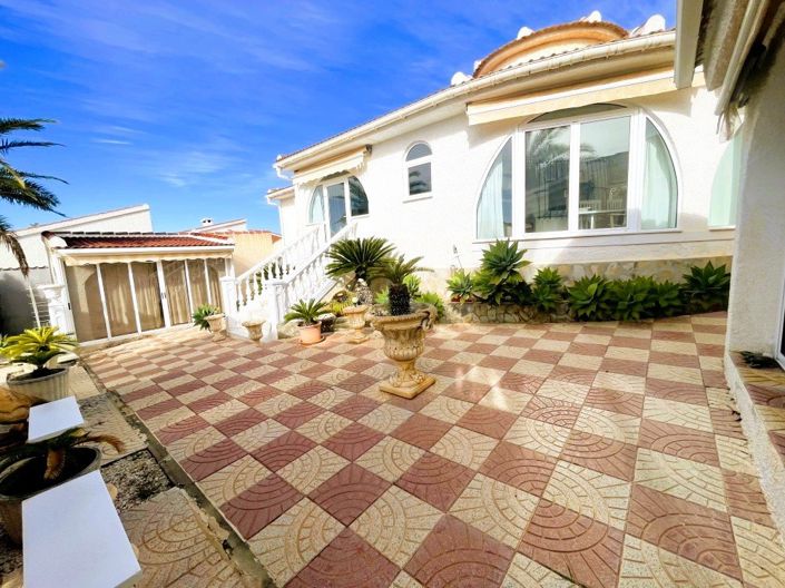 Image No.8-3 Bed Villa for sale