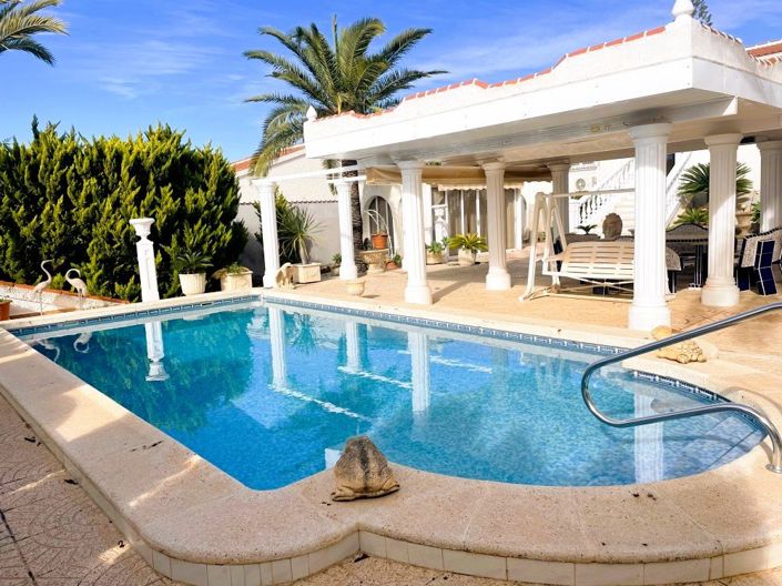 Image No.9-3 Bed Villa for sale