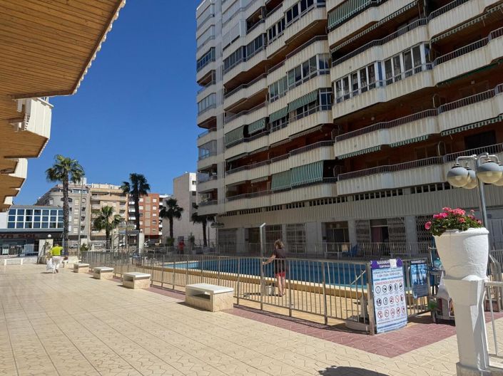 Image No.6-3 Bed House for sale
