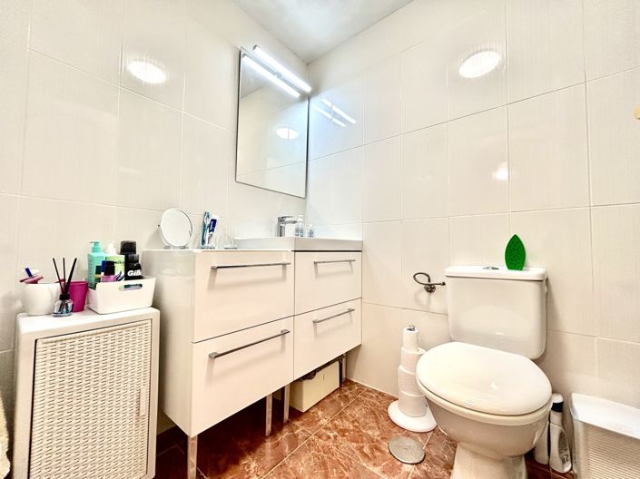 Image No.18-2 Bed Apartment for sale