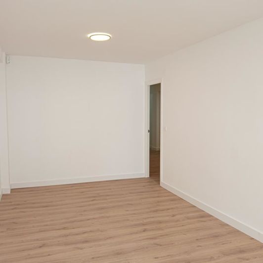 Image No.19-3 Bed Apartment for sale