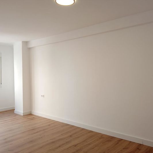 Image No.21-3 Bed Apartment for sale
