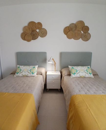 Image No.12-3 Bed House for sale