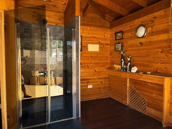Image No.19-4 Bed Property for sale