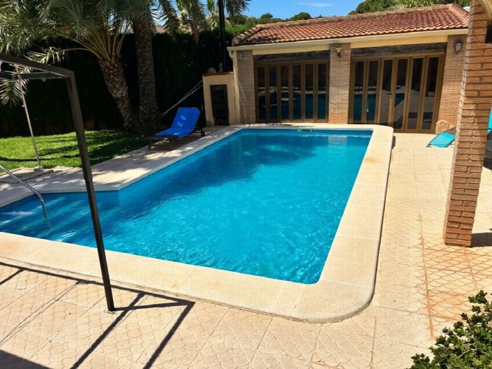 Image No.6-4 Bed Property for sale