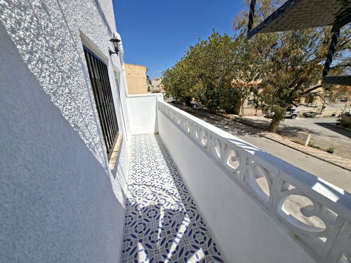 Image No.14-1 Bed Townhouse for sale